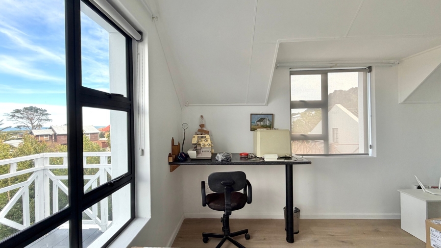 3 Bedroom Property for Sale in Heuningkloof Western Cape